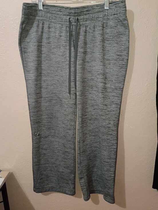Pants - Under Armour Size Large Capris